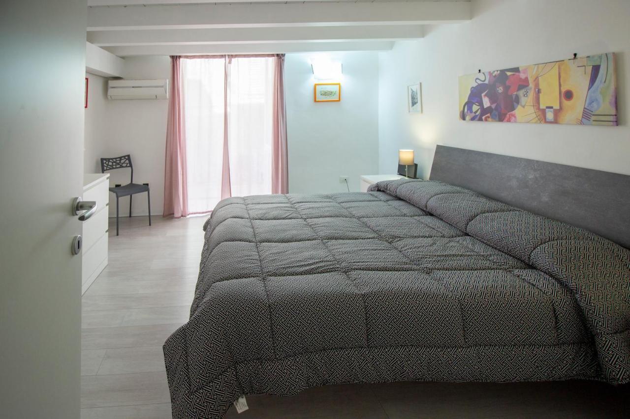 Maniace Homes - Federico & Angelica By Ortigia Apartments シラクーサ エクステリア 写真