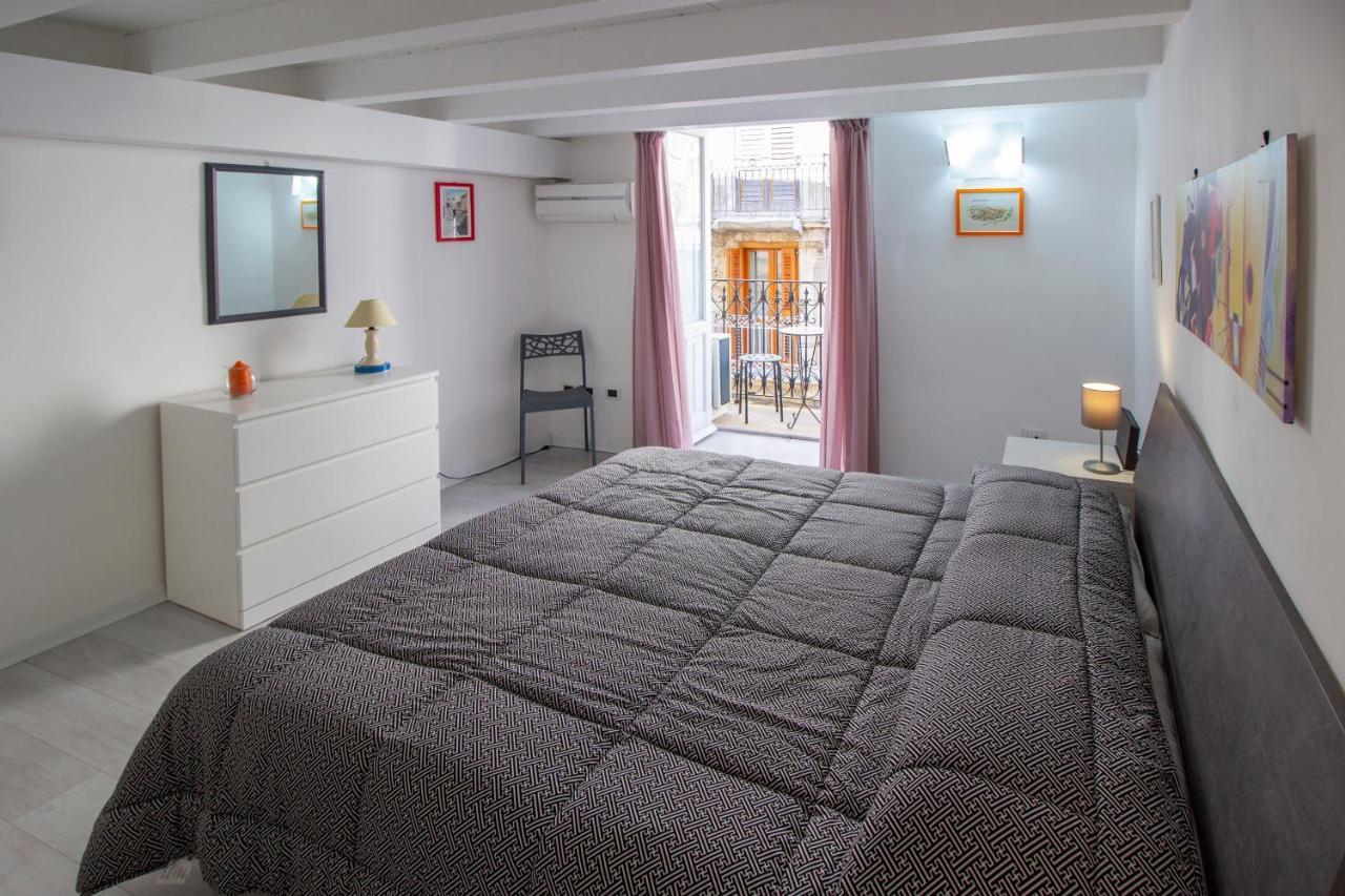 Maniace Homes - Federico & Angelica By Ortigia Apartments シラクーサ エクステリア 写真